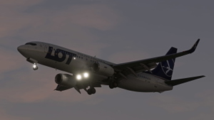 LOT Polish Airlines | SP-LWF | PMDG 737-800 thumbnail 7
