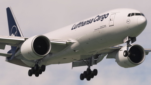 Lufthansa Cargo (D-ALFG | Sharkskin Technology) - PMDG 777-F thumbnail 6