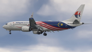 Malaysia Airlines [9M-MVD] w/Cabin IFly B737 MAX 8 thumbnail 5