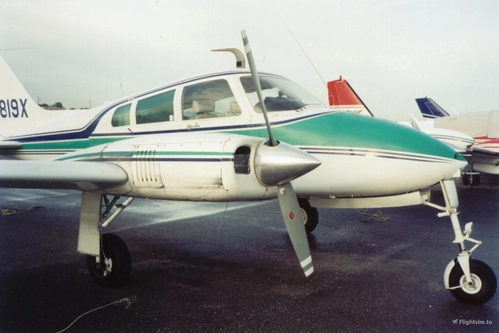 Milviz Cessna 310R  livery  N5819X "Major Orestes Lorenzo"