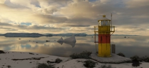 Møllers Ø Lighthouse & 200 icebergs thumbnail 5