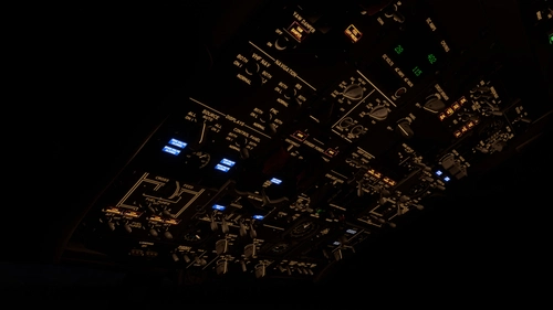 PMDG 737 ambient lighting for the virtual cockpit. All models.