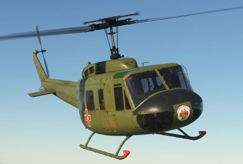 Taog's Hangar UH-1H Huey 82th Medical Detachment UH-1H Vietnam war (1967-69)