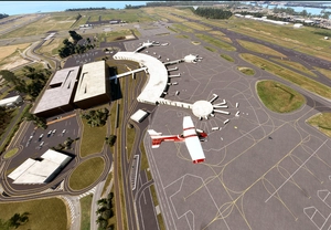 YBBN- Brisbane International Airport Queensland thumbnail 5