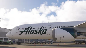 Boeing 787-9 Alaska Airlines (N784HA) w/cabin thumbnail 11