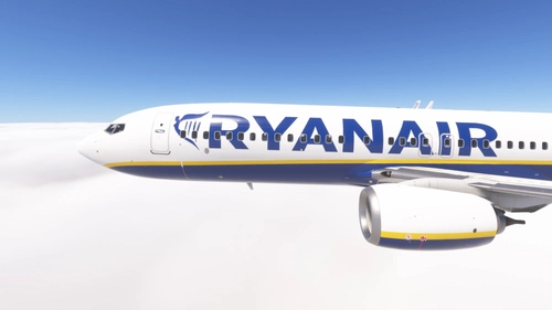 PMDG 737-800 w/ cabin Ryanair (EI-EVW)