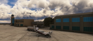 KNEW Lakefront Airport thumbnail 5