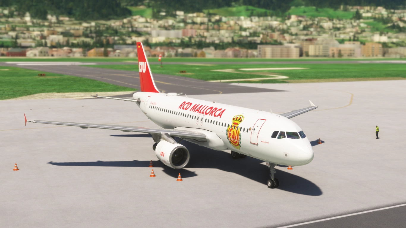 LVFR A320-214 (Legacy) | LTU: RCD Mallorca Livery (D-ALTD) - Image 1
