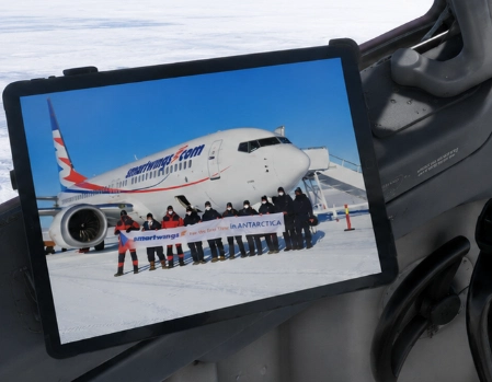 PMDG B737 800 Smartwings EFB Background