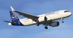 [A32NX] Lufthansa City D-AIJQ | FlyByWire A320neo | 8K thumbnail 5