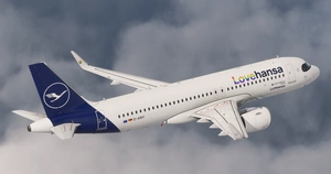 [A32NX] Lufthansa 'Lovehansa' D-AINY | FlyByWire A320neo | 8K thumbnail 8