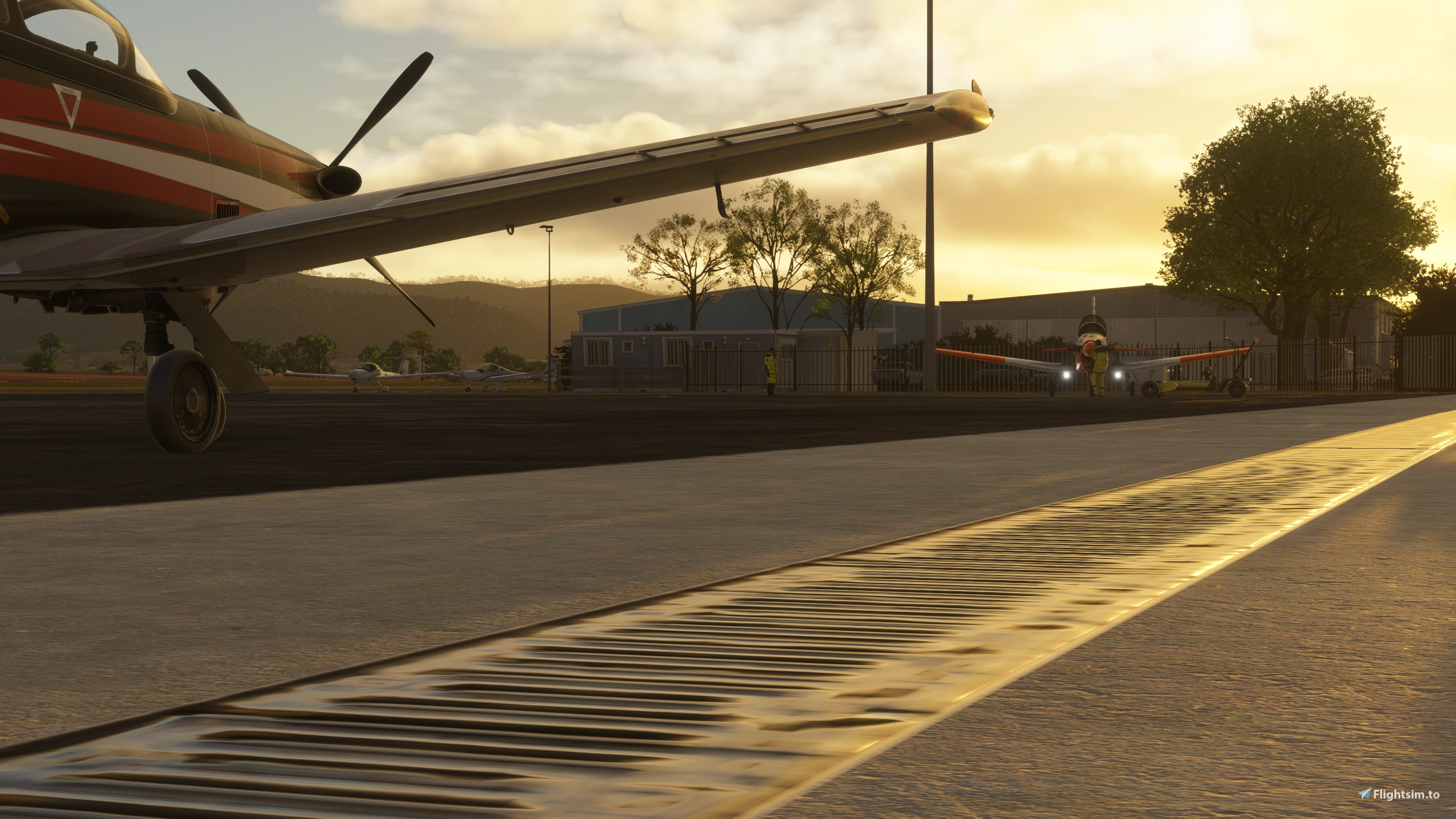 Apron and hangars at YSCO