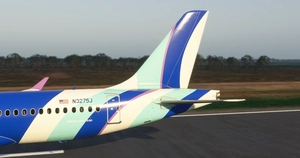 Synaptic | Airbus A220-300 | jetBlue | N3275J thumbnail 3