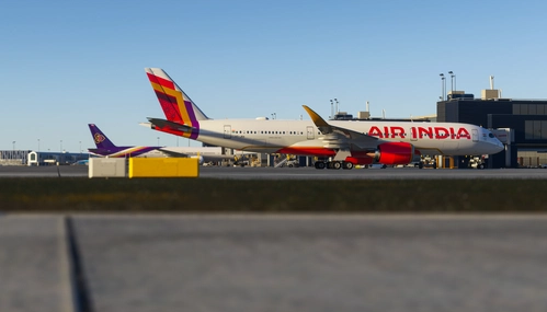 EGLL AIG Static Aircraft (iniBuilds)