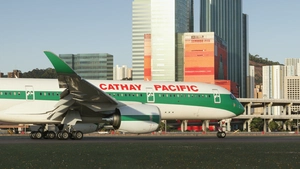 Cathay Pacific B-LRJ inibuild A350-900  80th Anniversary Retro Livery [4K] thumbnail 11