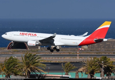 Inibuilds Airbus A330-200 Iberia / EC-MKJ (4K & Custom Cabin | EIS1)