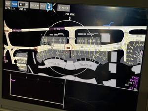 A220 Airport Moving Map / TLAF - Takeoff and Landing Awareness Function thumbnail 8