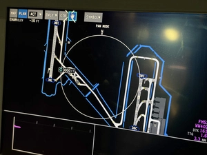 A220 Airport Moving Map / TLAF - Takeoff and Landing Awareness Function thumbnail 14