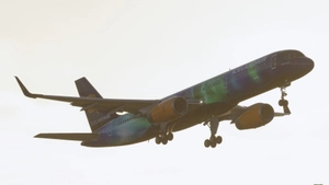 Bluebird 757-200 | Icelandair (Hekla Aurora) | 4K thumbnail 5