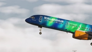 Bluebird 757-200 | Icelandair (Hekla Aurora) | 4K thumbnail 6