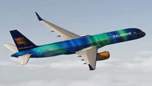 Bluebird 757-200 | Icelandair (Hekla Aurora) | 4K thumbnail 11