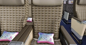 EVA Air Sanrio “Lolly Jet” – Kawaii Edition (B-16740) w/Cabin | PMDG 777-300ER thumbnail 5