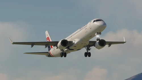 FSS Embraer E195 Lumiwings | 4K