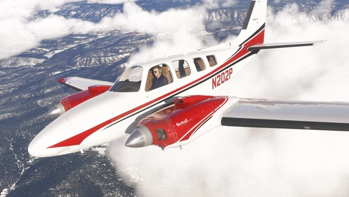 N202P / Dynamic Registration / Interior / Black Square Baron Pro