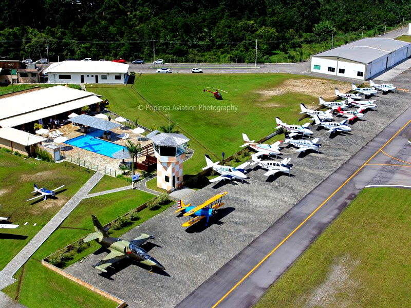 Avião apreendido com 571 iPhones em Santa Catarina Image