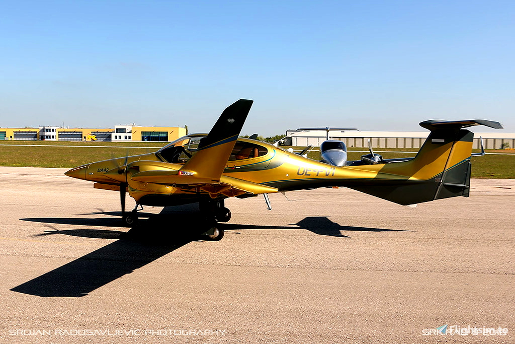 Liveries Requests - Diamond DA42 Gold OE-FVI - Flightsim.to