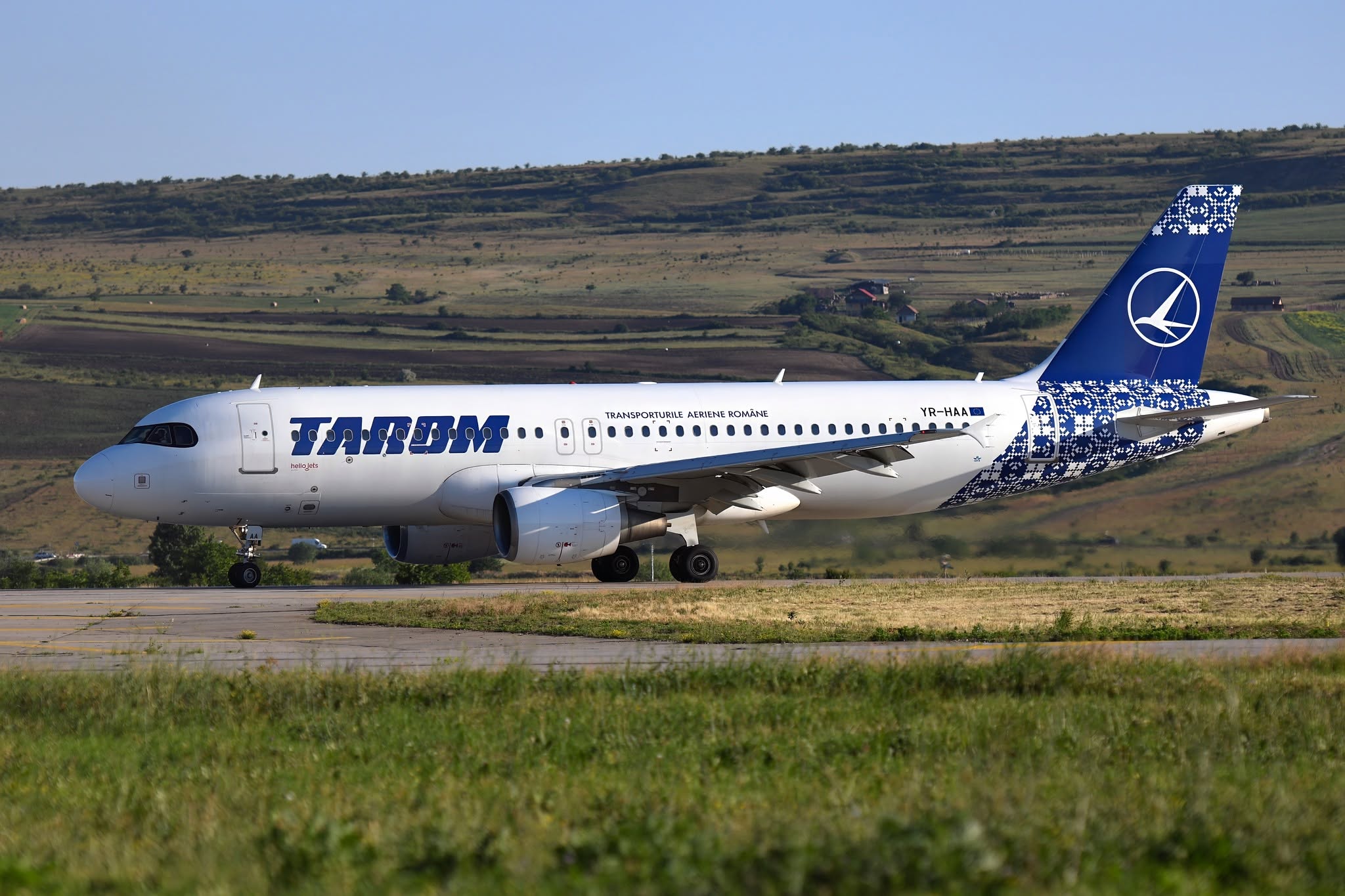 Fenix A320 - YR-HAA - Tarom Livery