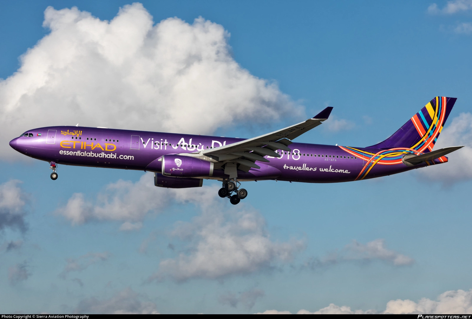 Etihad Airways A330-300 A6-AFA visit Abu Dhabi 2018 livery