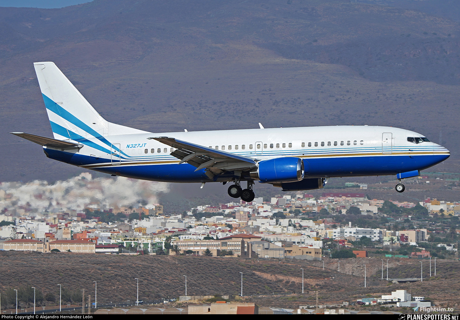 CSS B737-300 | N327JT | John Travolta BBJ