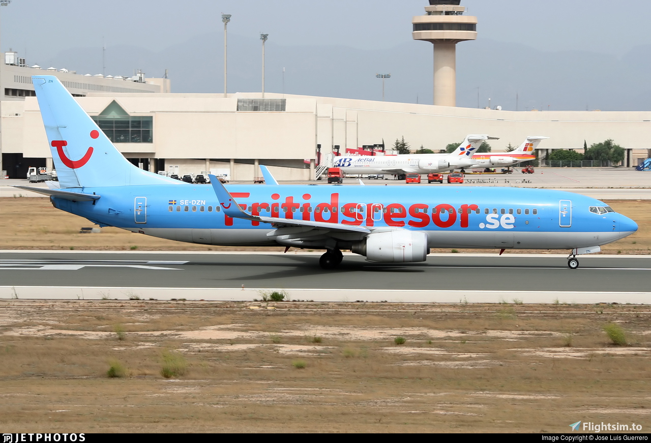 TUIfly Nordic SE-DZN (Fritidsresor Livery)