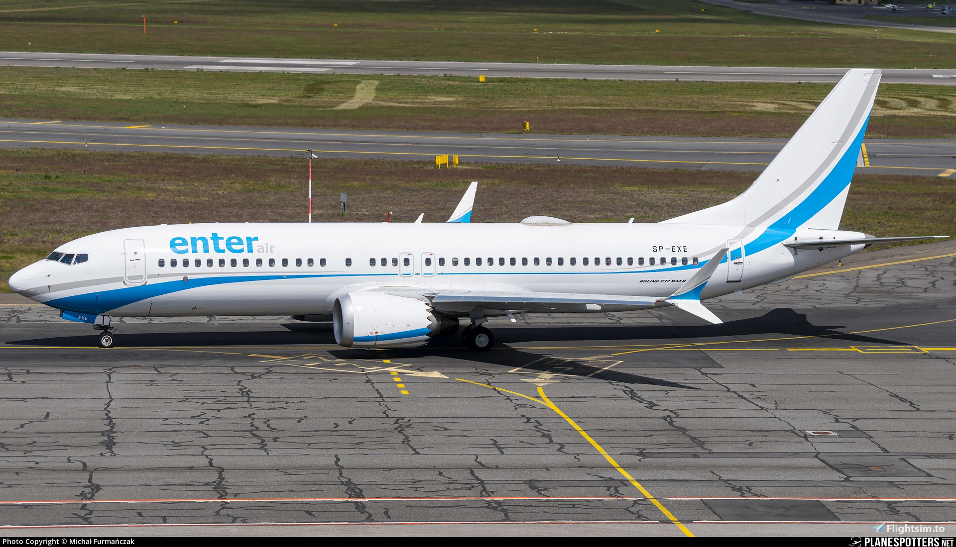 ENTER AIR B737 MAX8